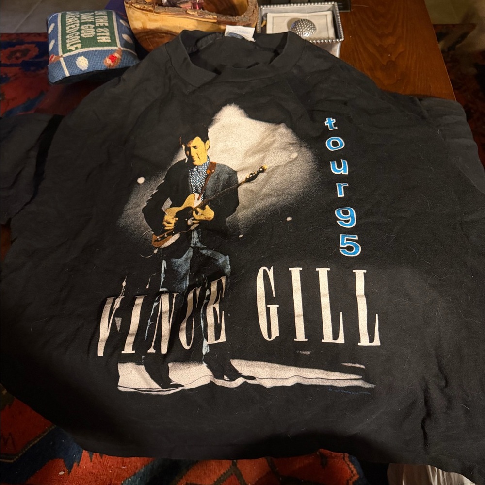 Hanes Black Vince Gill Tour95 Graphic Tee